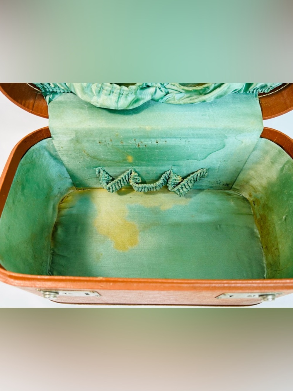 Vintage Air Pak Train Case, Hardshell Vinyl Toiletry Travel Case, Petersburg VA - Picture 10 of 15
